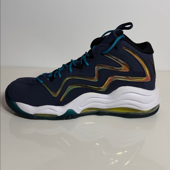 NIKE Air Pippen - US Mens 10 - Picture 4 of 11